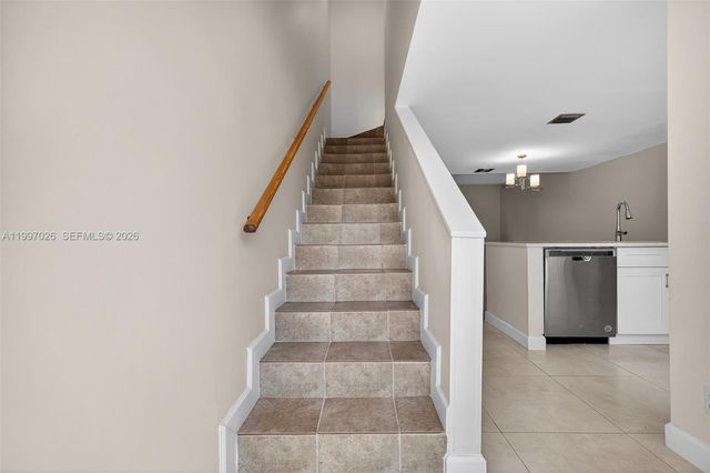 85 SW 3rd St, Pompano Beach, FL 33060