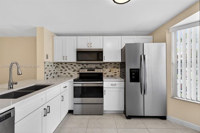 85 SW 3rd St, Pompano Beach, FL 33060