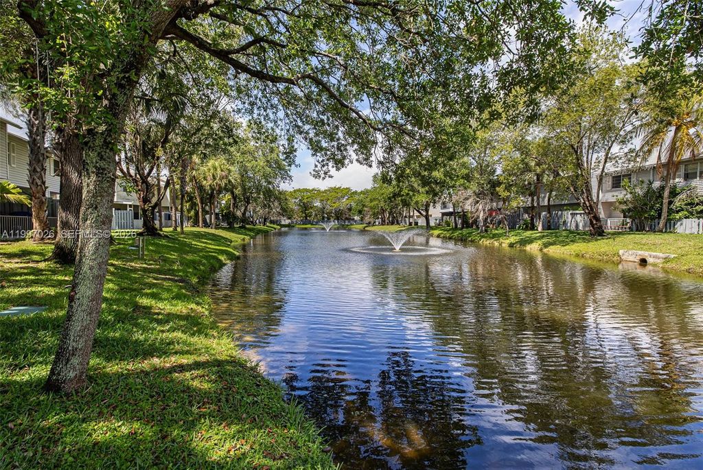 85 SW 3rd St, Pompano Beach, FL 33060