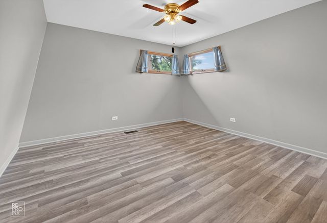 10016 S Clifton Park Avenue, Evergreen Park, IL 60805