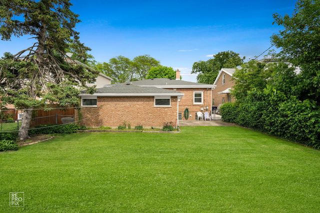 10016 S Clifton Park Avenue, Evergreen Park, IL 60805