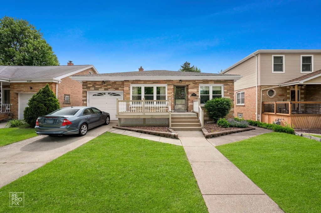 10016 S Clifton Park Avenue, Evergreen Park, IL 60805
