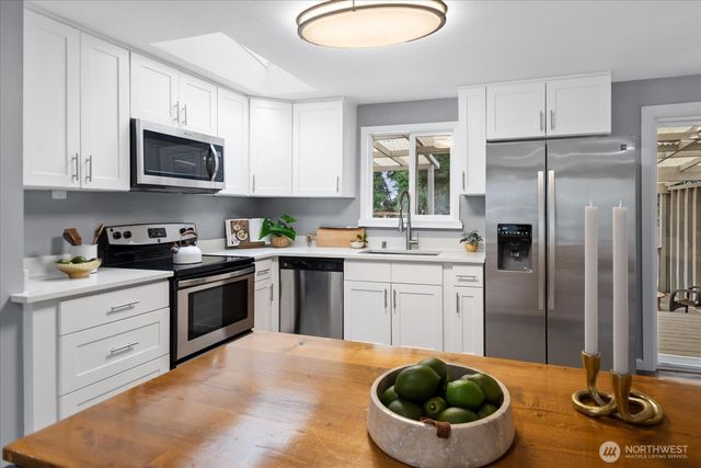 18312 73rd Avenue W, Edmonds, WA 98026