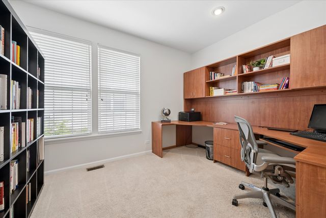 2304 Sarazen Drive, Vernon Hills, IL 60061