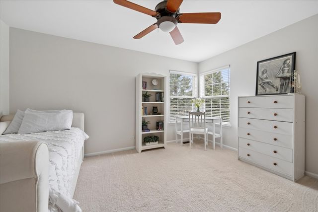 2304 Sarazen Drive, Vernon Hills, IL 60061