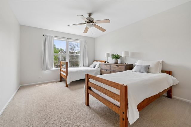 2304 Sarazen Drive, Vernon Hills, IL 60061