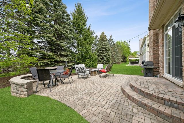 2304 Sarazen Drive, Vernon Hills, IL 60061