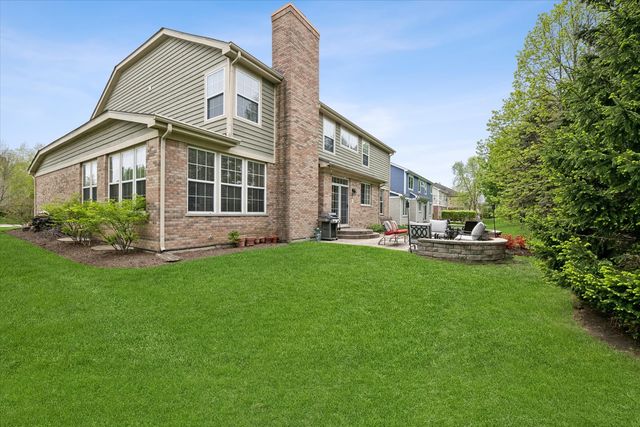 2304 Sarazen Drive, Vernon Hills, IL 60061
