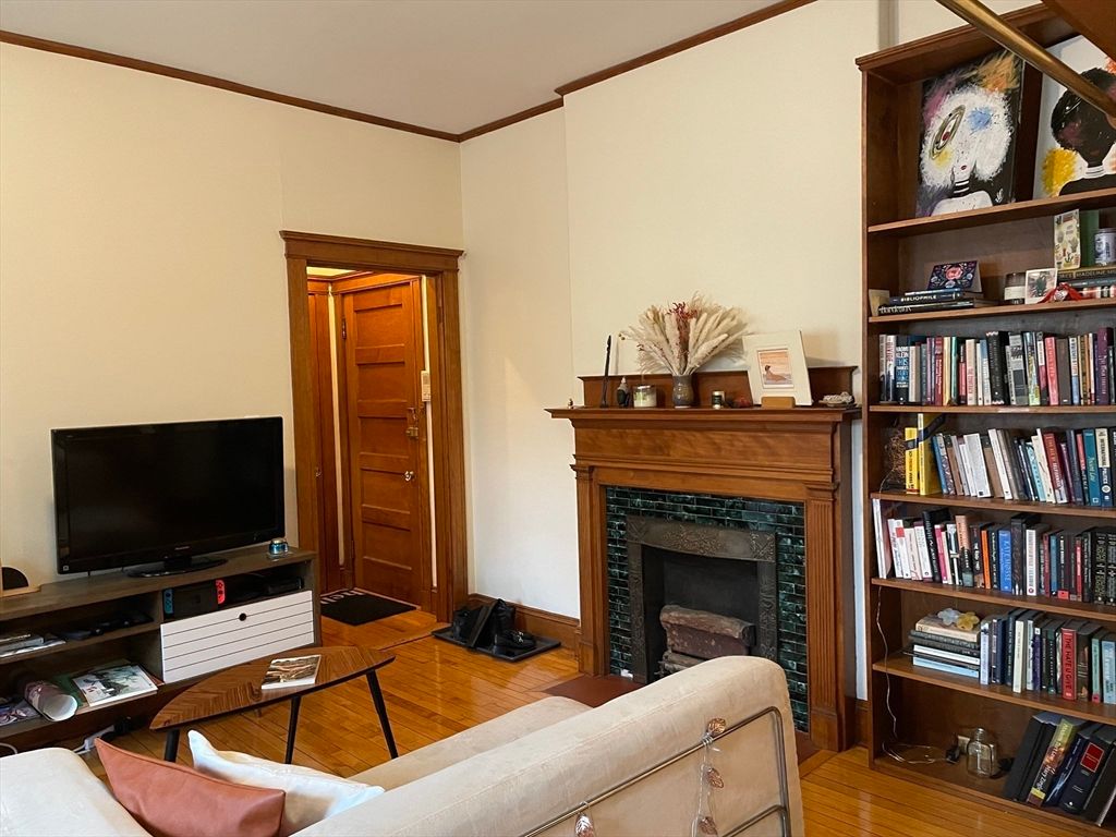 1619 Massachusetts Avenue 26, Cambridge, MA 02138