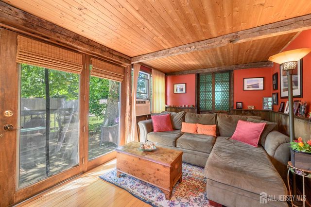 2081 Coles Avenue, Scotch Plains, NJ 07076