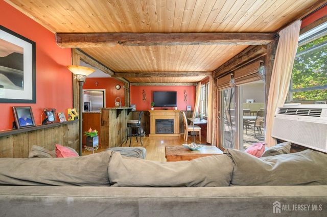 2081 Coles Avenue, Scotch Plains, NJ 07076