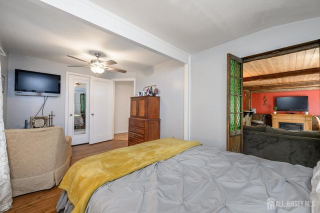 2081 Coles Avenue, Scotch Plains, NJ 07076