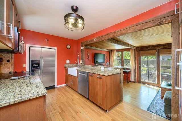 2081 Coles Avenue, Scotch Plains, NJ 07076