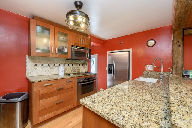 2081 Coles Avenue, Scotch Plains, NJ 07076