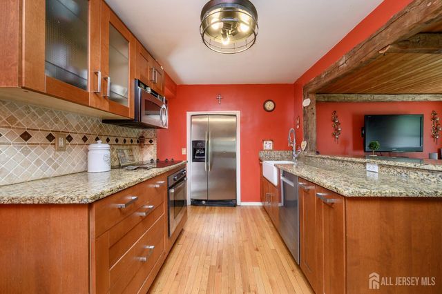 2081 Coles Avenue, Scotch Plains, NJ 07076