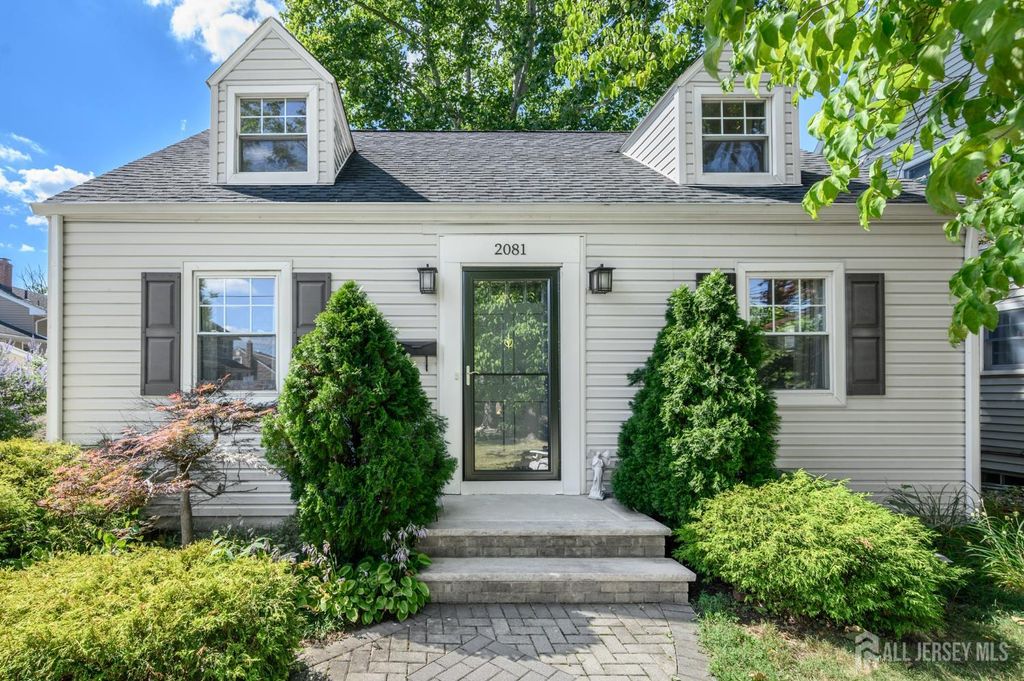 2081 Coles Avenue, Scotch Plains, NJ 07076
