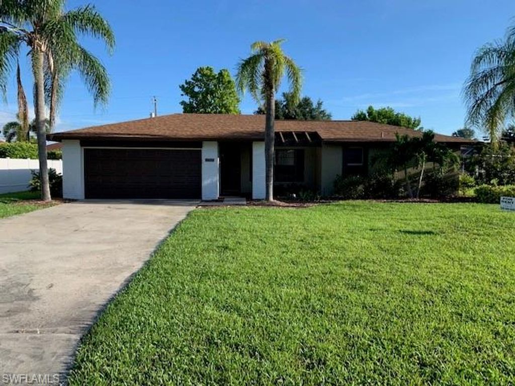 1911 SE 21st ST, Cape Coral, FL 33990