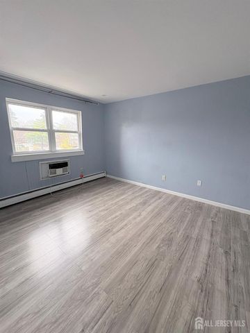 55 Gill Lane 16, Iselin, NJ 08830