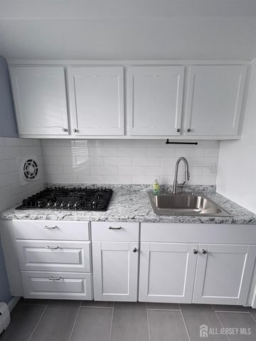 55 Gill Lane 16, Iselin, NJ 08830