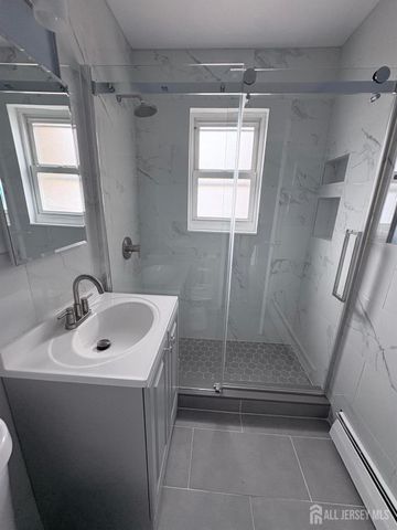 55 Gill Lane 16, Iselin, NJ 08830