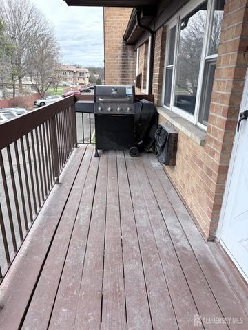 55 Gill Lane 16, Iselin, NJ 08830