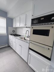 55 Gill Lane 16, Iselin, NJ 08830