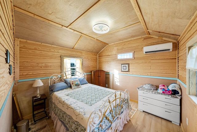 14 Regu Rd, Fredericksburg, TX 78624