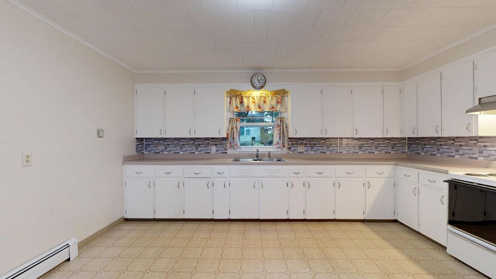 8 Highland Avenue, Lewiston, ME 04240 — photo 5
