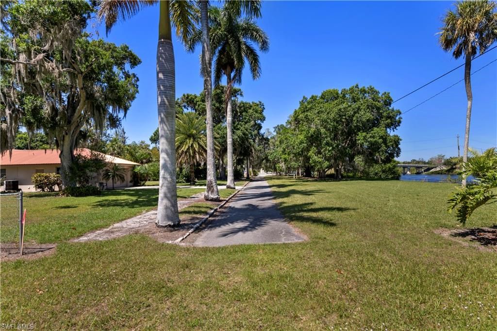 233 De Soto AVE, LABELLE, FL 33935 — photo 3