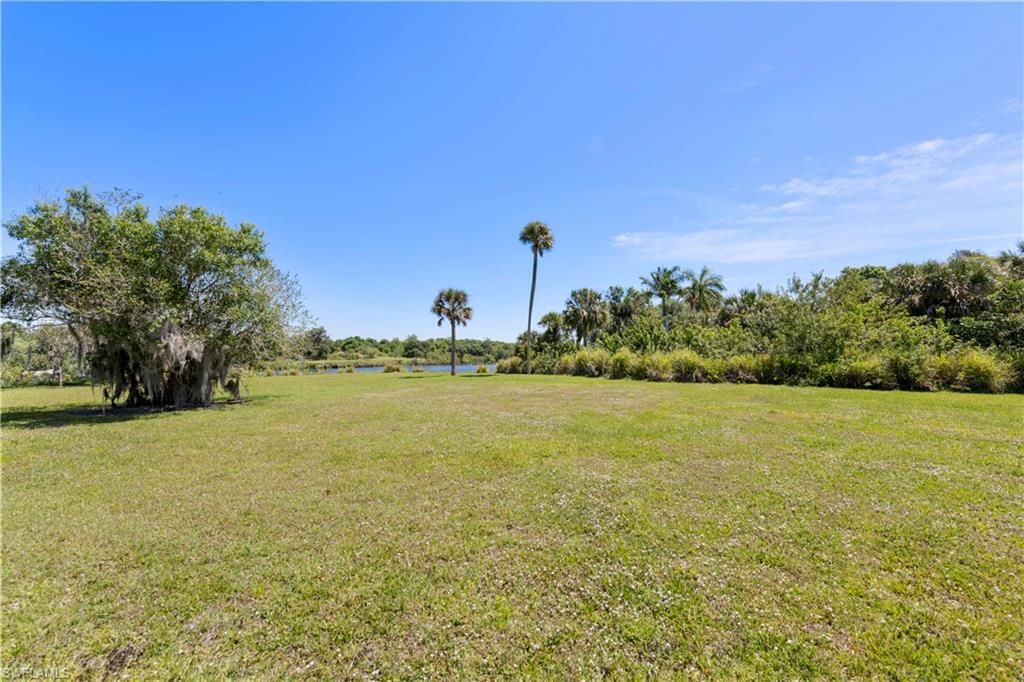 233 De Soto AVE, LABELLE, FL 33935 — photo 5