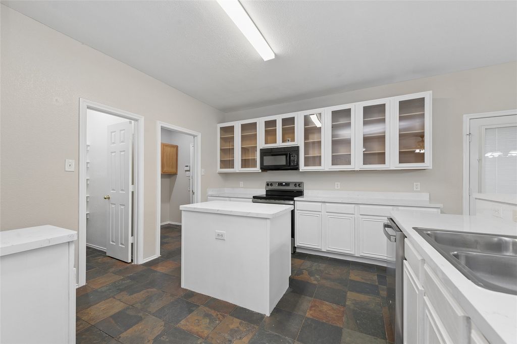 1411 Kingston Place, Providence Village, TX 76227 — photo 2
