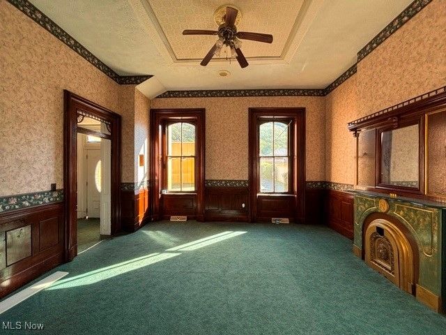 900 Ridge Avenue, New Cumberland, WV 26047