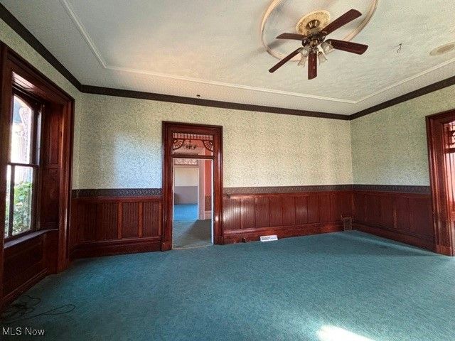 900 Ridge Avenue, New Cumberland, WV 26047