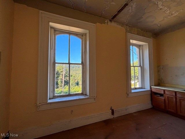 900 Ridge Avenue, New Cumberland, WV 26047