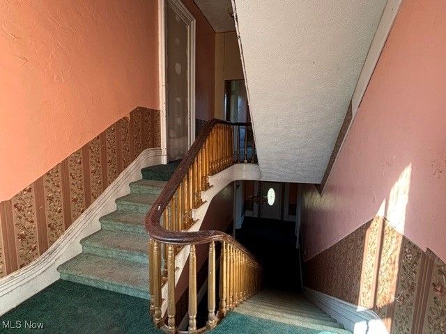 900 Ridge Avenue, New Cumberland, WV 26047