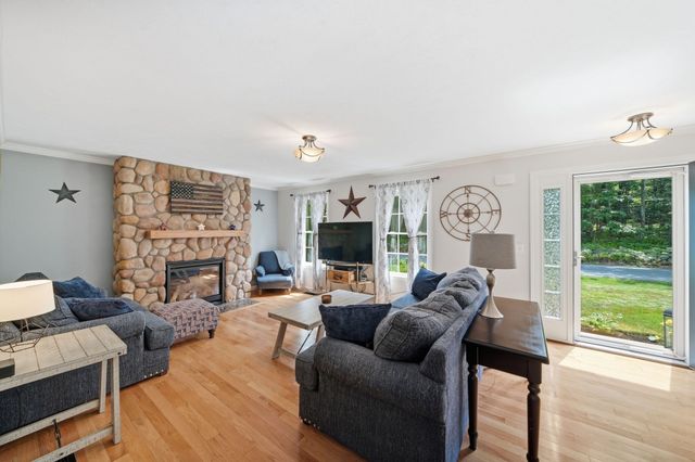 128 Bragg Hill Rd, Westminster, MA 01473