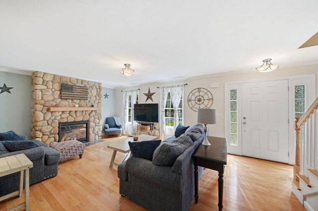128 Bragg Hill Rd, Westminster, MA 01473
