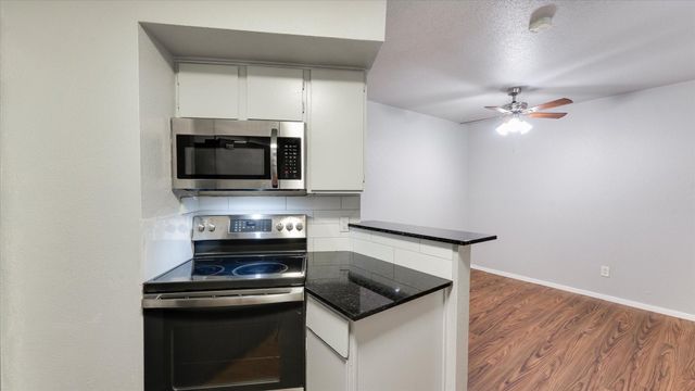 10811 Richmond Avenue 101, Houston, TX 77042