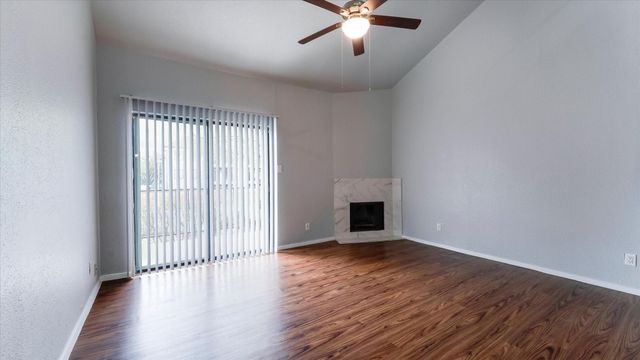 10811 Richmond Avenue 101, Houston, TX 77042