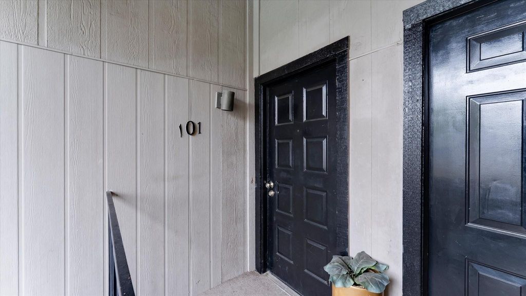 10811 Richmond Avenue 101, Houston, TX 77042