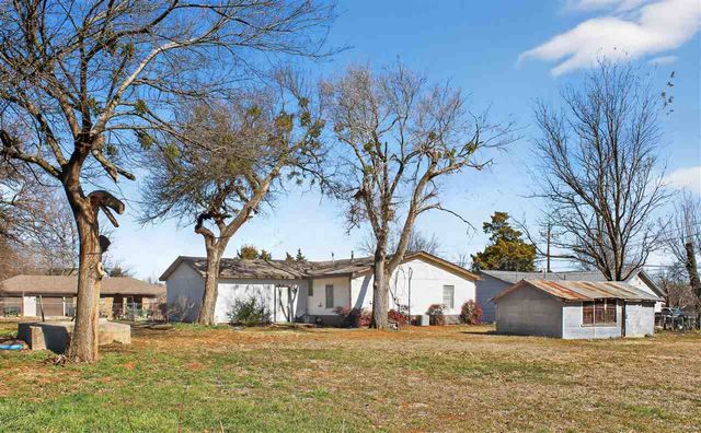 208 W Oliver St, Fletcher, OK 73541