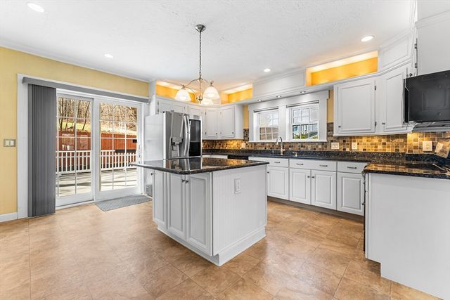 1 Bell St, North Brookfield, MA 01535