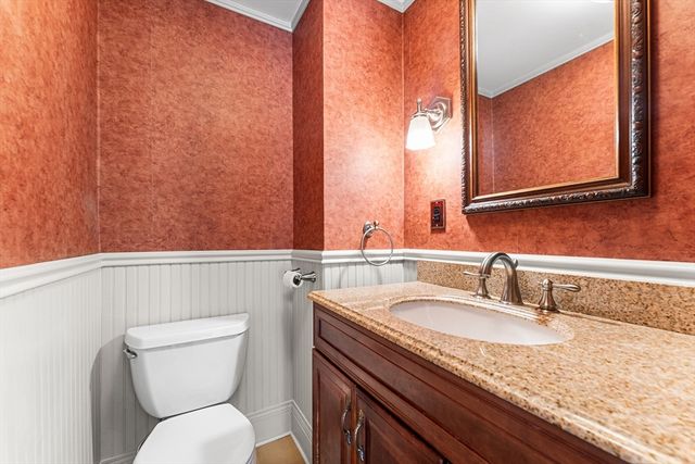 1 Bell St, North Brookfield, MA 01535