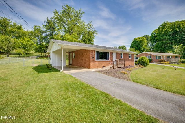 6 York Circle, Johnson City, TN 37601