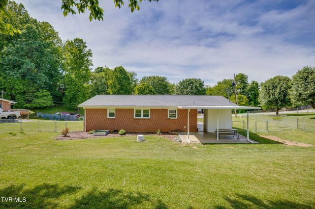 6 York Circle, Johnson City, TN 37601