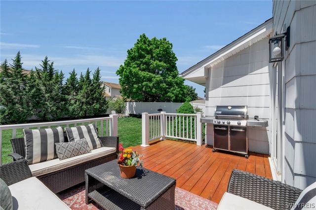 209 Mcnair Road, Amherst, NY 14221