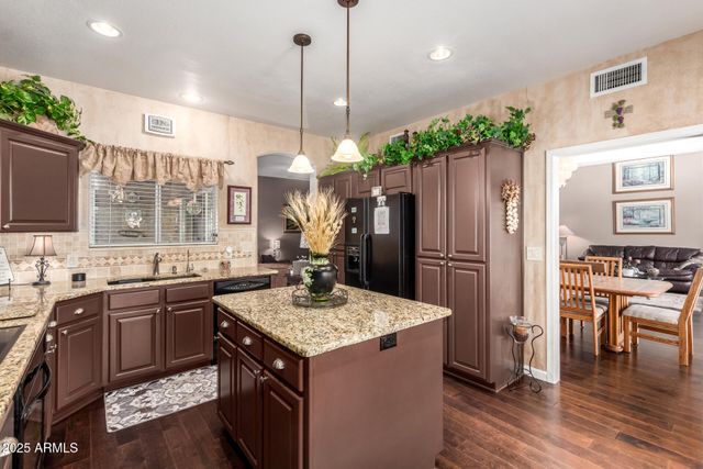 4648 W MISTY WILLOW Lane, Glendale, AZ 85310