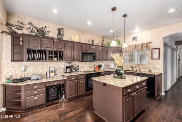 4648 W MISTY WILLOW Lane, Glendale, AZ 85310