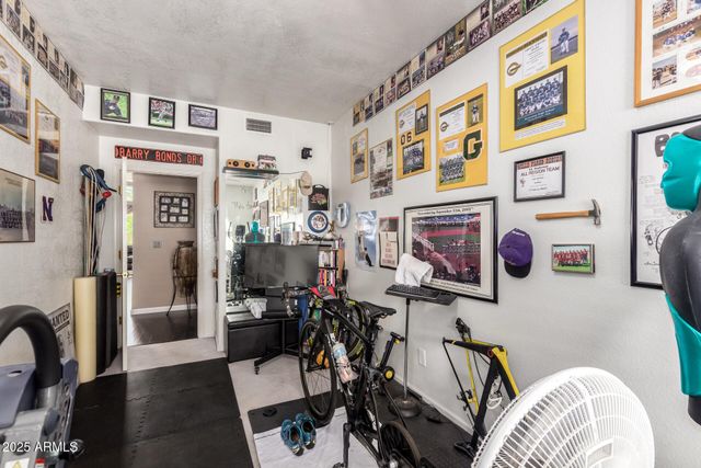 4648 W MISTY WILLOW Lane, Glendale, AZ 85310