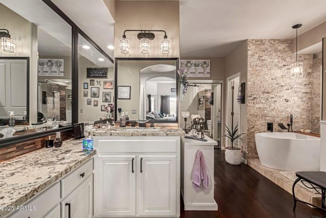 4648 W MISTY WILLOW Lane, Glendale, AZ 85310